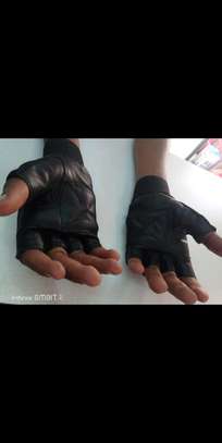 gym gloves image 2