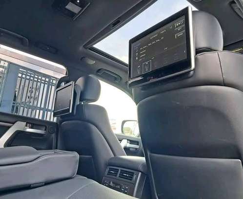 Landcruiser V8 Black ZX image 3