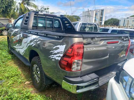 TOYOTA HILUX N/S  2016. image 1