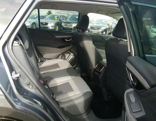 Subaru Outback Grey 2022 image 6