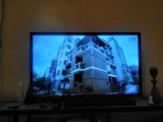 Bruhm 32 inch Digital TV image 3