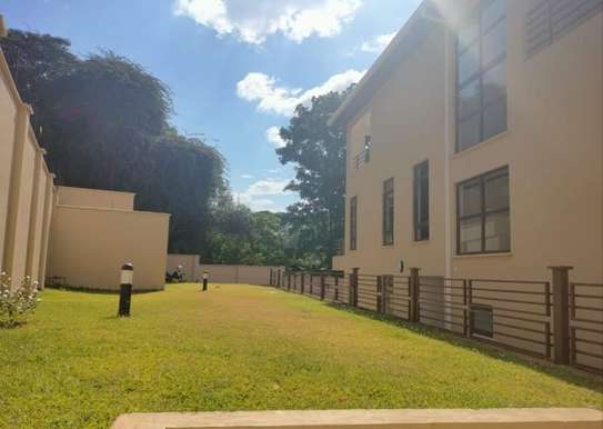 5 Bed Townhouse with En Suite in Lavington image 18