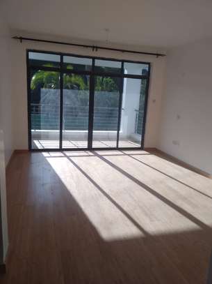5 BEDROOM ALL-ENSUITE VILLA +DSQ FOR SALE image 10
