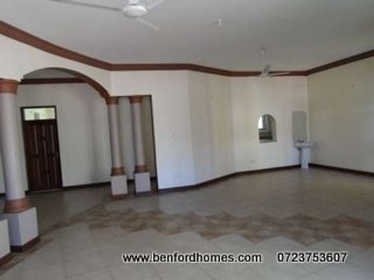 3 Bed Apartment with En Suite at Nyali image 1