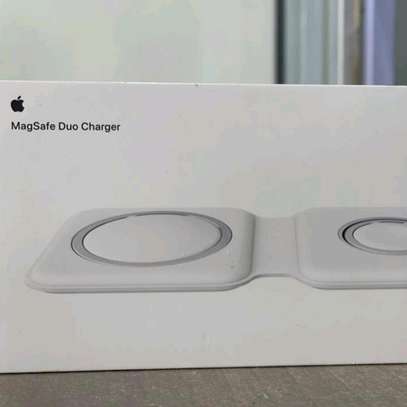 Apple MagSafe Duo Charger image 1