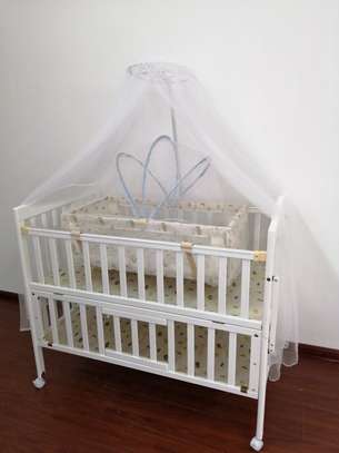 Baby bed image 1