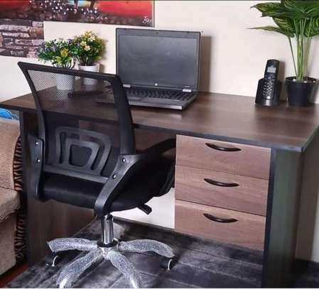Mordern super classy  office desks and chair image 1