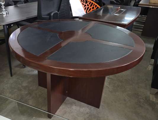 Office Table: Classic Round Mahogany Meeting Table image 4