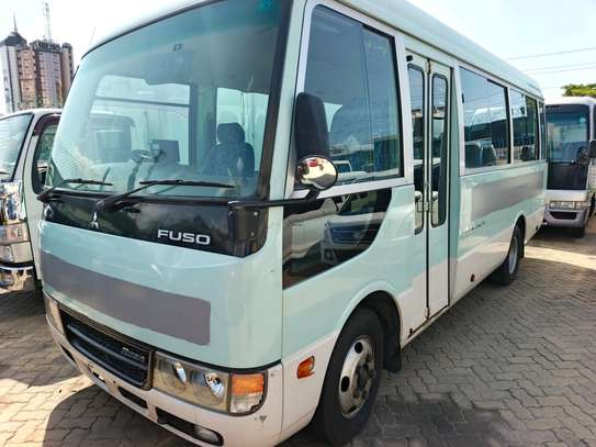 Mitsubishi Rosa manual diesel image 2