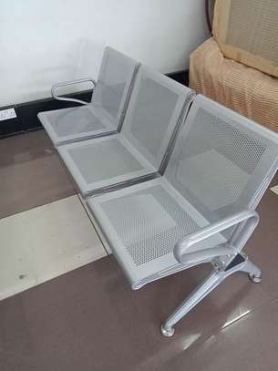 Airport Bench: Durable 3-link Waiting Seat For Travelers image 1