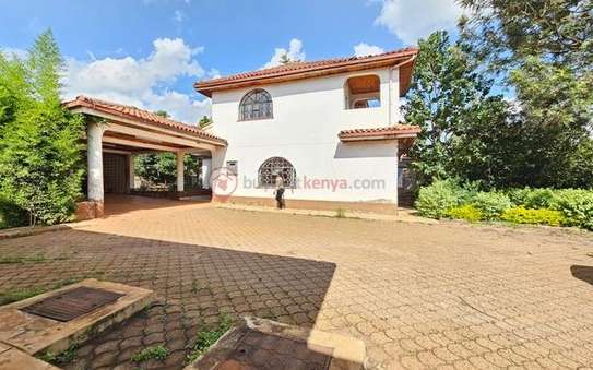 5 Bed House with En Suite at Nyari image 2