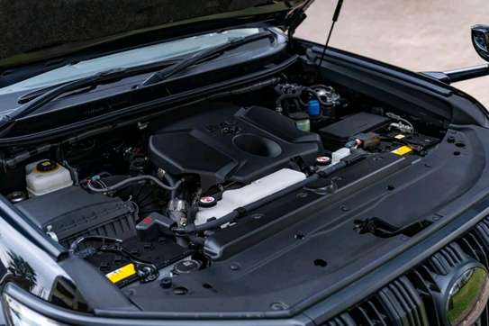 2022 Toyota land cruiser Prado TXL image 4