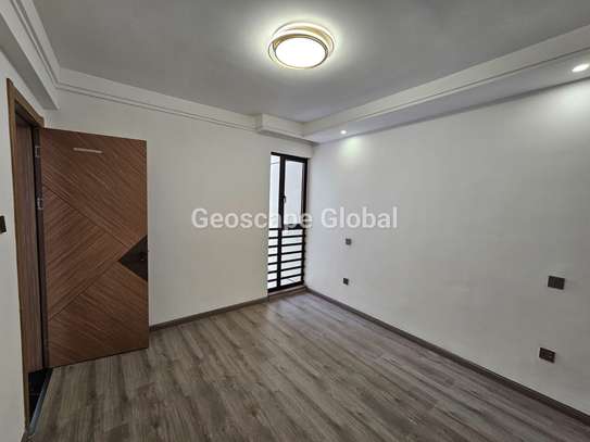 2 Bed Apartment with En Suite in Riverside image 10