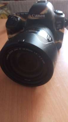 Canon 5D Mark IV 24-105mm image 1