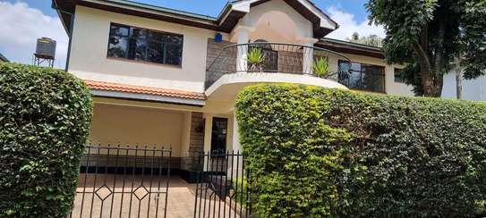 5 Bed Townhouse with En Suite in Brookside image 10