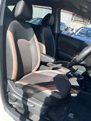 Nissan Note medalist image 3