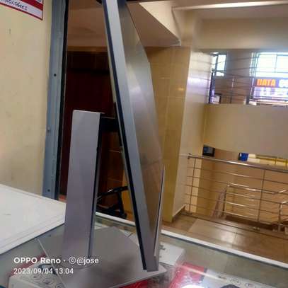 Hp framless computer monitor image 1