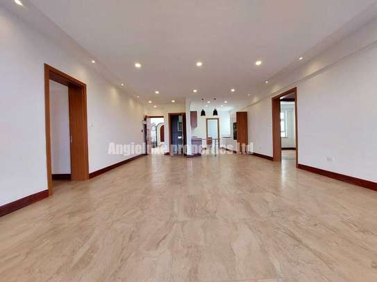 3 Bed Apartment with En Suite at City Park Drive image 12