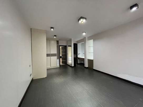 3 Bed Apartment with En Suite in Riverside image 3