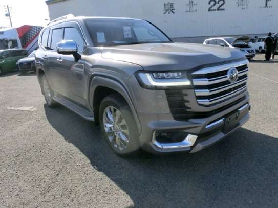 2023 Toyota land cruiser ZX image 4