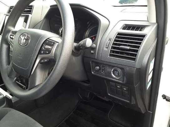 2020 TOYOTA LAND CRUISER PRADO TX 4WD image 5