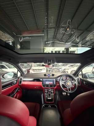 Porsche cayenne image 4