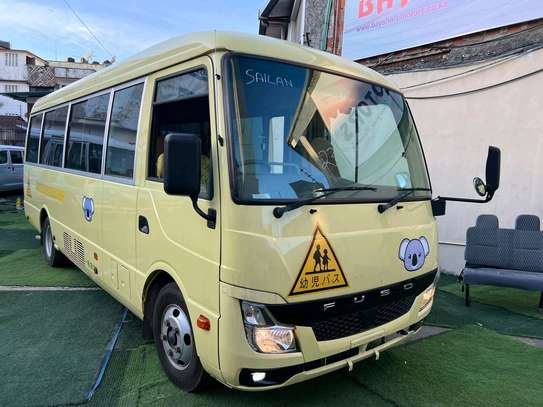 Mitsubishi Fuso Rosa 29 seater bus image 8