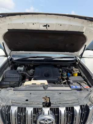 Toyota Prado image 6