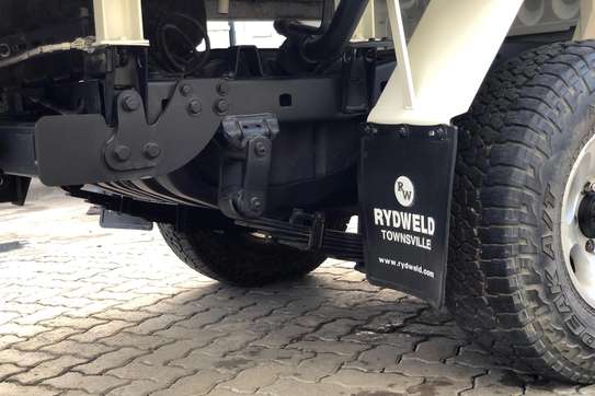 TOYOTA LANDCRUISER PICKUP DOUBLE CABIN 2018MODEL image 5