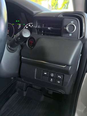 NEW SHAPE HONDA VEZEL e-HEV image 12