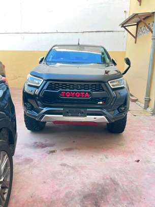 TOYOTA HILUX DOUBLE CABIN 2019MODEL image 8