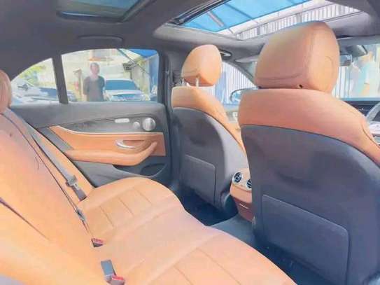 Mercedes Benz E200 image 6