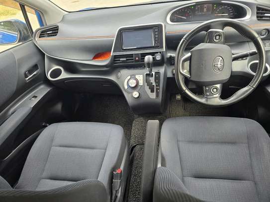 Toyota Sienta Blue 2018 2wd image 5