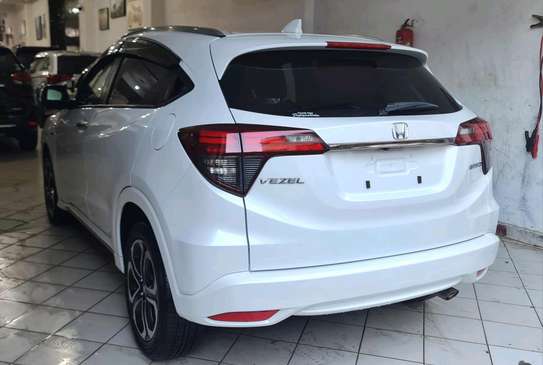 Honda Vezel Hybrid white 2019 2wd image 5