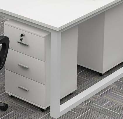 Office Desk: White Modular Two Seater Workstation image 3