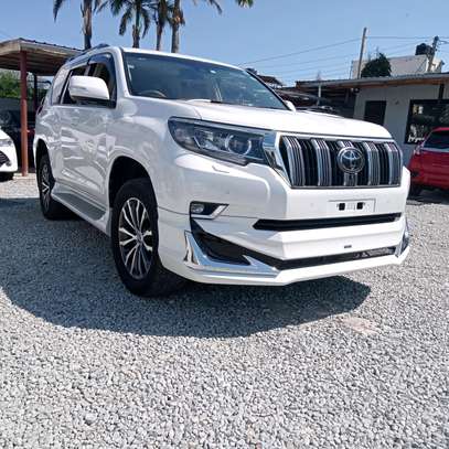 TOYOTA LAND CRUISER PRADO TXL. image 6