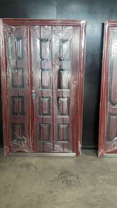 Double door in brown walnut with a wooden finish image 6