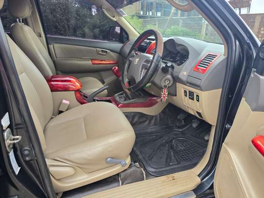 TOYOTA HILUX DOUBLE CAB image 9