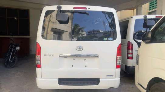 TOYOTA HIACE 7L 2019MODEL AUTO DIESEL image 3