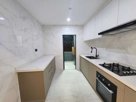 Serviced 1 Bed Apartment with En Suite at Kilimani image 4