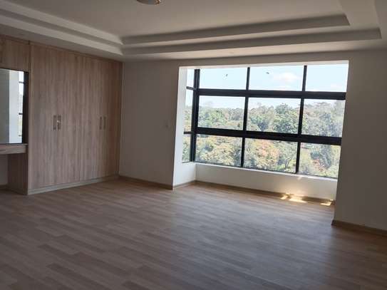 4 bedrooms apartment for rent in Parklands image 5