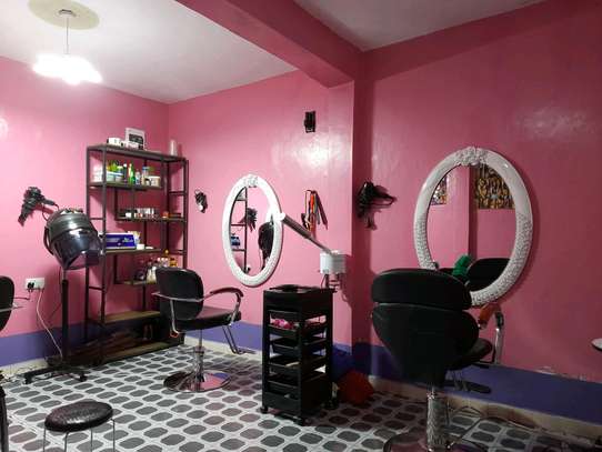 Salon/ Beauty Parlour for Sale image 3