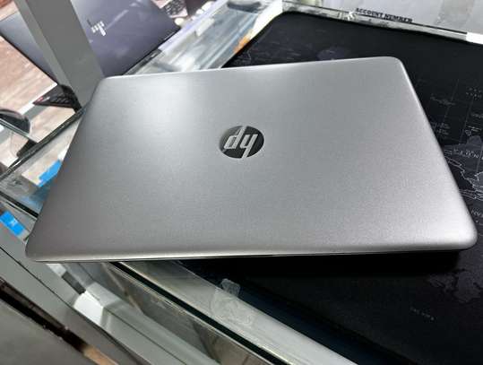 HP EliteBook 840 G3 14" FHD Touchscreen image 2