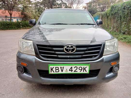 Toyota Hilux Single Cab local year 2012 image 2