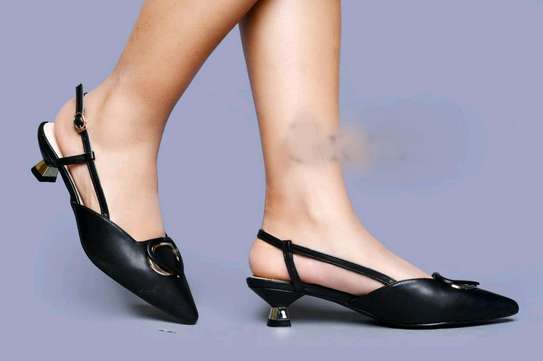 Low heel open shoes image 2