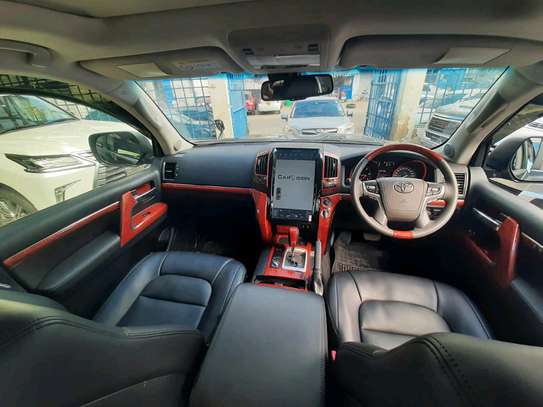Toyota Land Cruiser (V8) for sale in kenya image 8