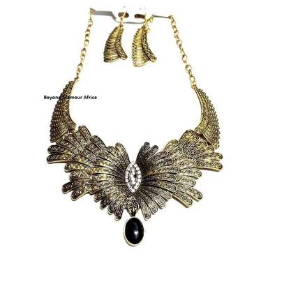 Womens Golden Wings shaped Jewelry Set image 1