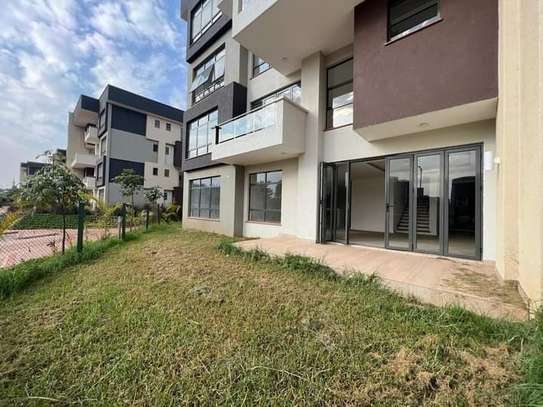 4 Bed Apartment with En Suite in Rosslyn image 1