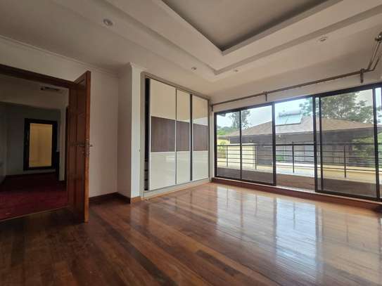 5 Bed House with En Suite in Lavington image 13