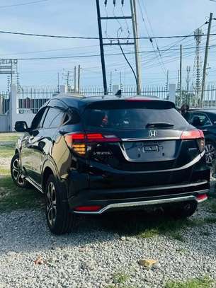 Honda vezel Black image 4